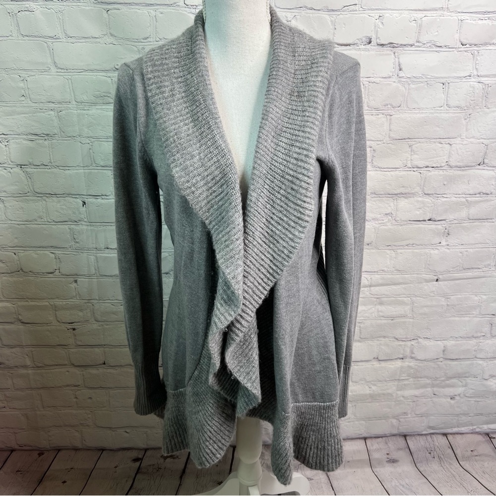 WHBM Rib Ruffle Cardigan Large - Picture 3 of 8